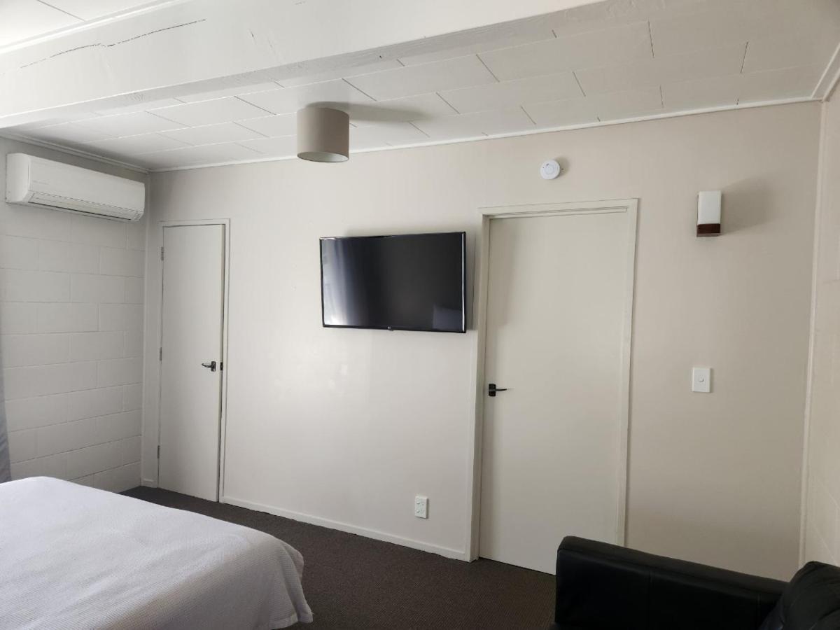 טאומרנוי Kelly'S Riverside Motel מראה חיצוני תמונה