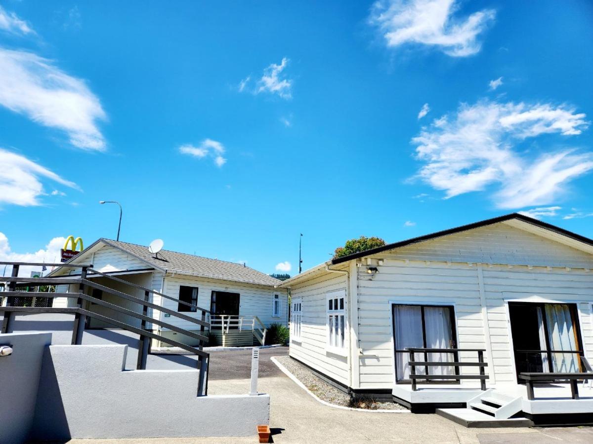 טאומרנוי Kelly'S Riverside Motel מראה חיצוני תמונה