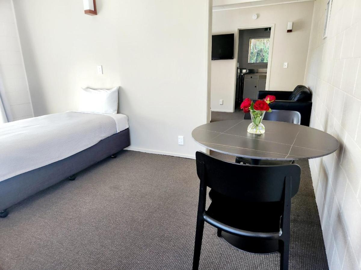 טאומרנוי Kelly'S Riverside Motel מראה חיצוני תמונה