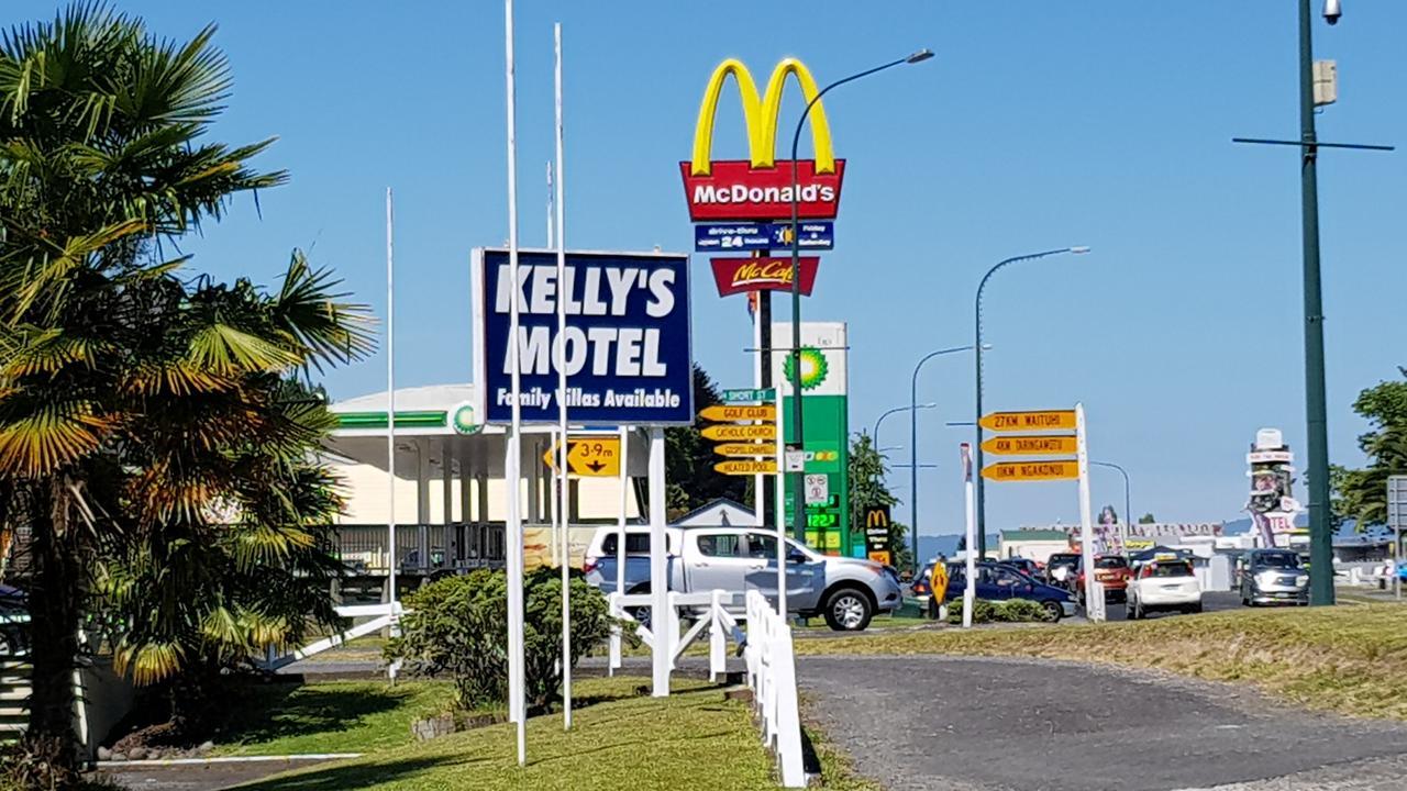 טאומרנוי Kelly'S Riverside Motel מראה חיצוני תמונה