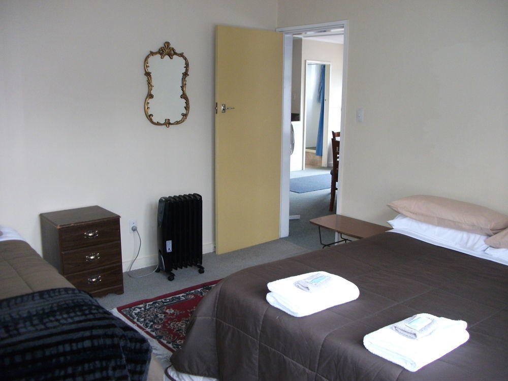 טאומרנוי Kelly'S Riverside Motel מראה חיצוני תמונה