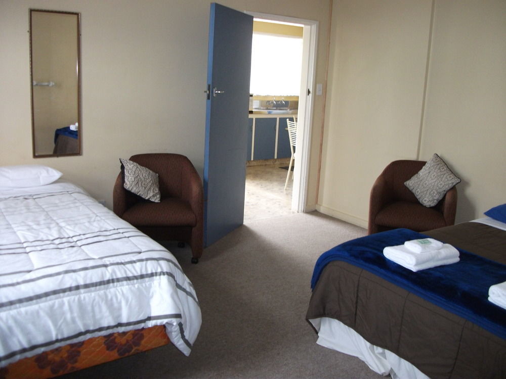טאומרנוי Kelly'S Riverside Motel מראה חיצוני תמונה