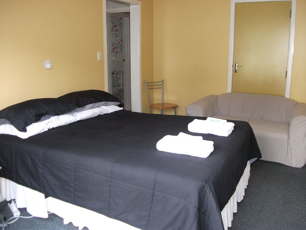 טאומרנוי Kelly'S Riverside Motel מראה חיצוני תמונה