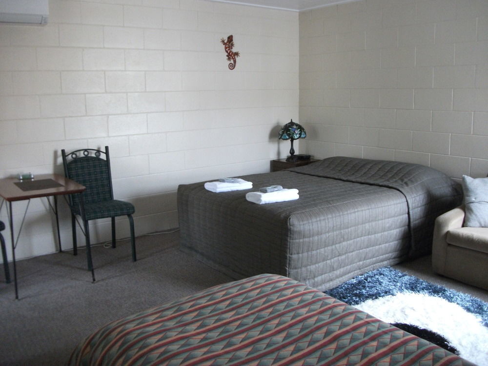 טאומרנוי Kelly'S Riverside Motel מראה חיצוני תמונה