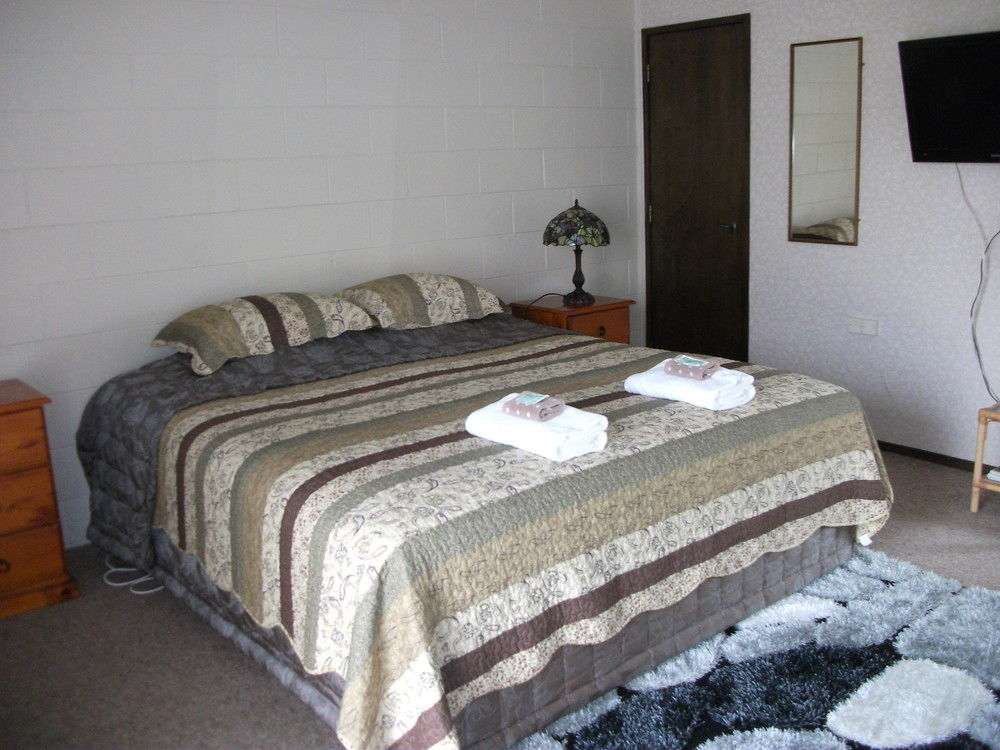 טאומרנוי Kelly'S Riverside Motel מראה חיצוני תמונה