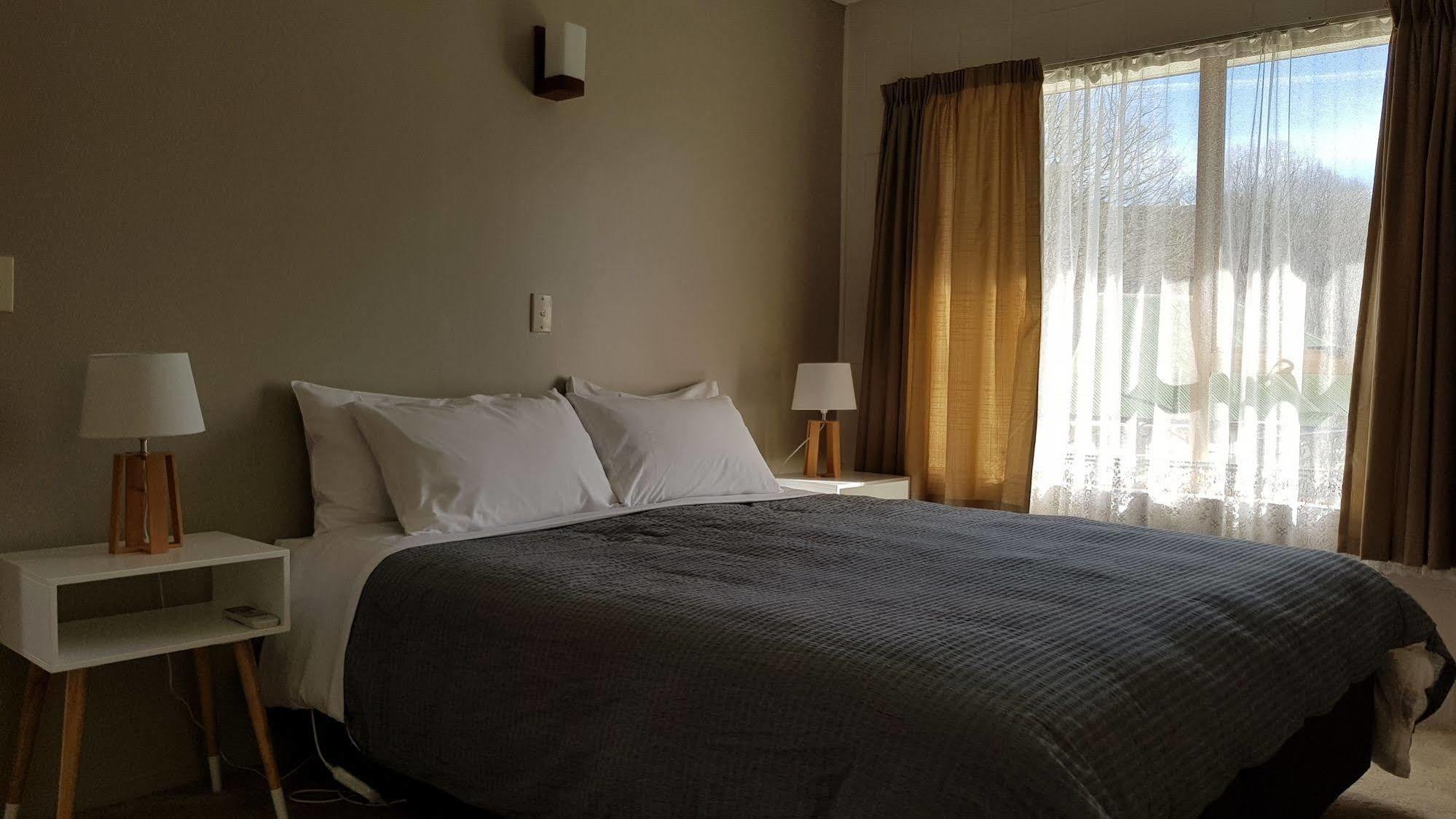 טאומרנוי Kelly'S Riverside Motel מראה חיצוני תמונה