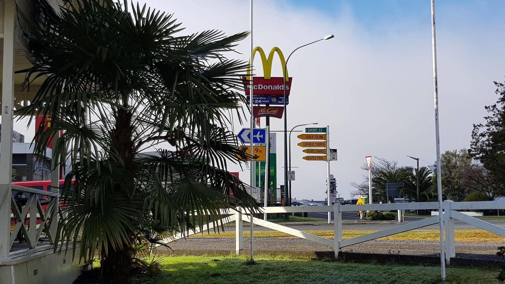 טאומרנוי Kelly'S Riverside Motel מראה חיצוני תמונה